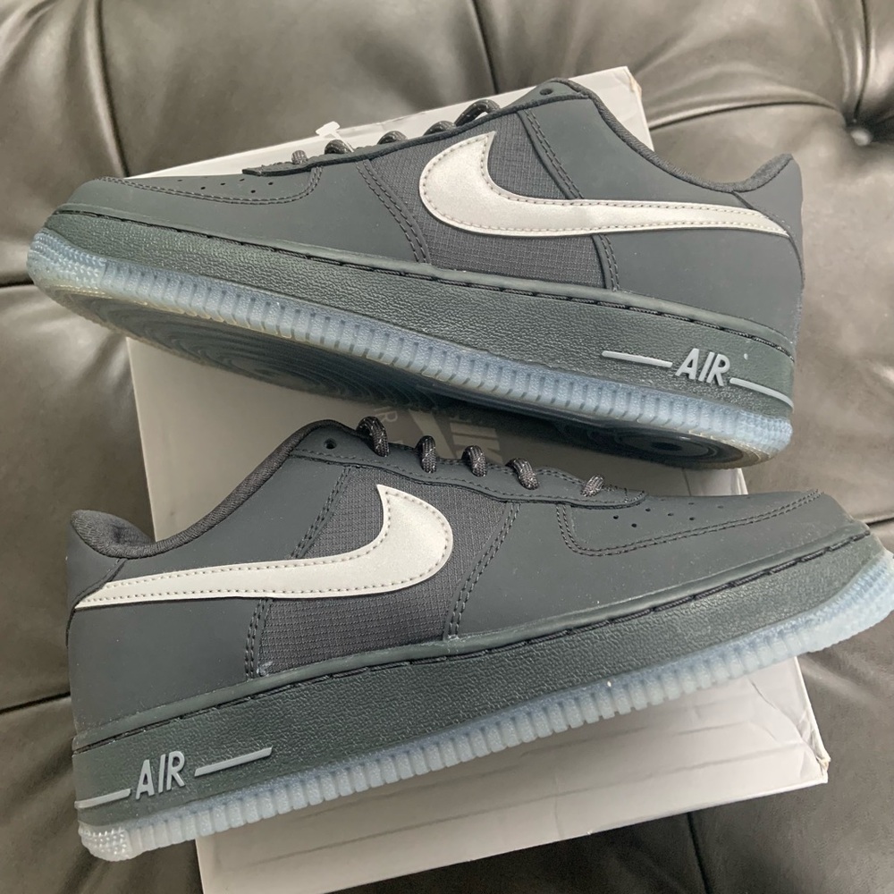 Air Force 1 Low ‘Anthracite Reflective Silver’ GS — 5Y